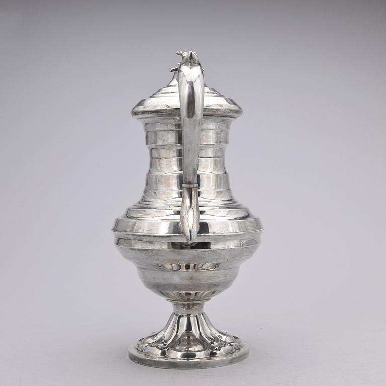 KAFFEKANNA, silver, Carl Nyström Stockholm 1850. Total vikt ca 950 gram.