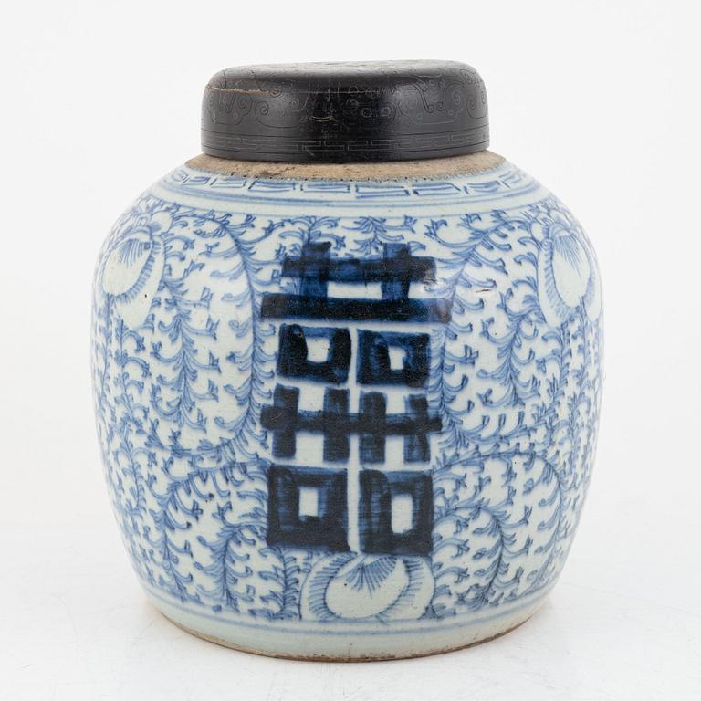 Bojan / kruka med trälock, porslin, Kina, Qingdynastin 1800-tal.