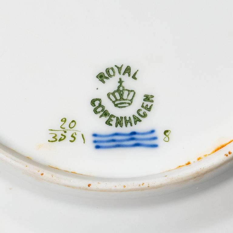 A set of 14 Royal Copenhagen 'Flora Danica' dishes, Denmark, 20th Century.