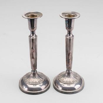 A PAIR OF SILVER CANDLESTICKS. GOTHENBURG 1977.