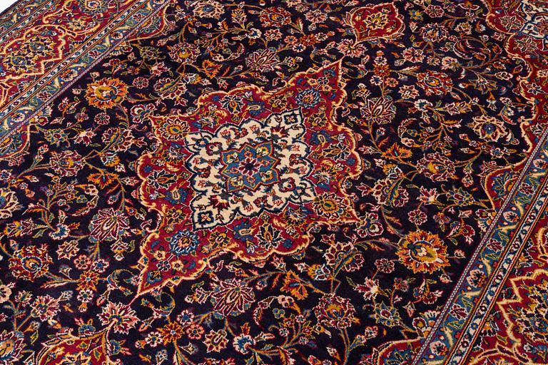 Matta, Keshan, ca 332 x 228 cm.