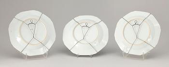 TALLRIKAR, 3 st, porslin, Qianlong, Kina 1700-tal.