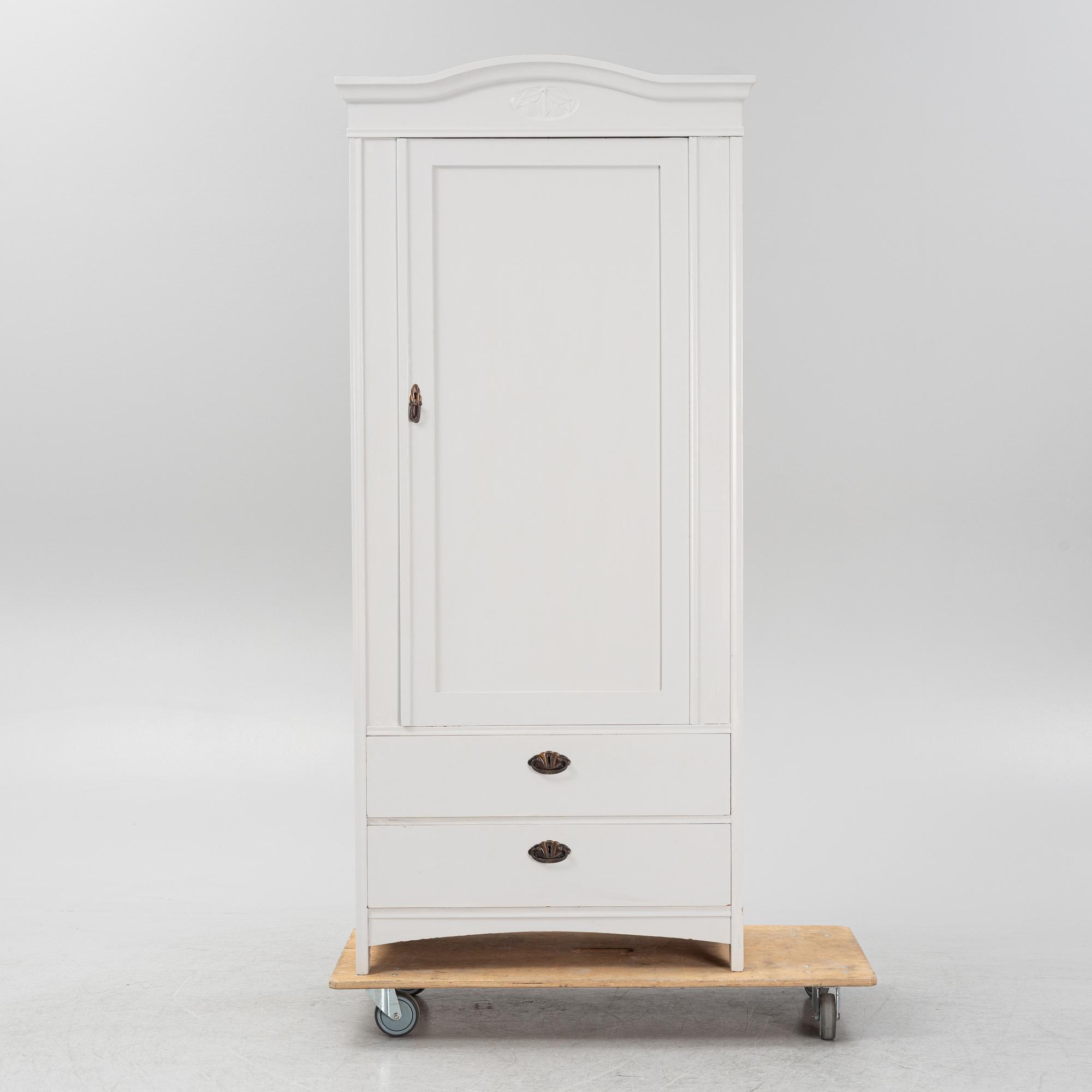 A wardrobe, early 20th Century.