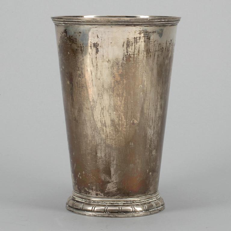 BÄGARE, silver, E Råström, Stockholm, 1948. Vikt ca 590 gram.