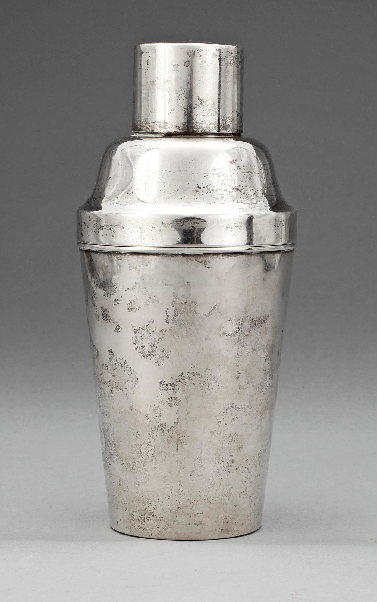 SHAKER, silver, CG Hallberg, Stockholm, 1931. Tot ca 365 gr.