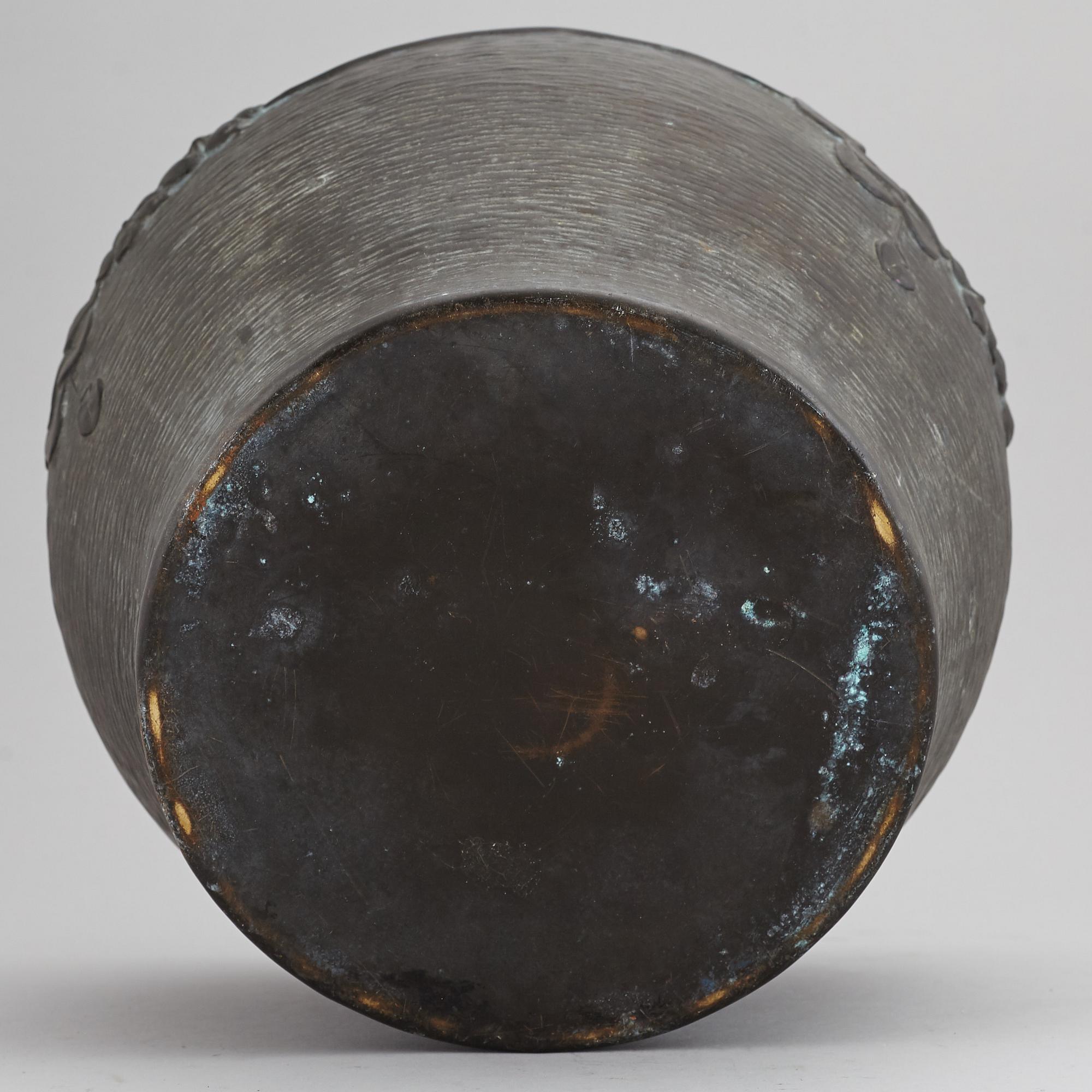 A Jugend flower pot, early 20th Century.