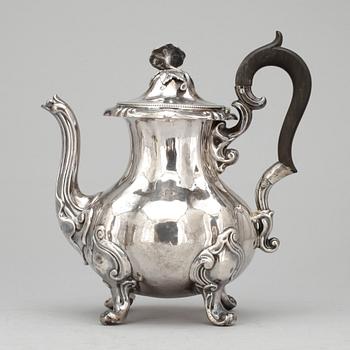 KAFFEKANNA, silver, svenska importstämplar, total vikt ca 386g.
