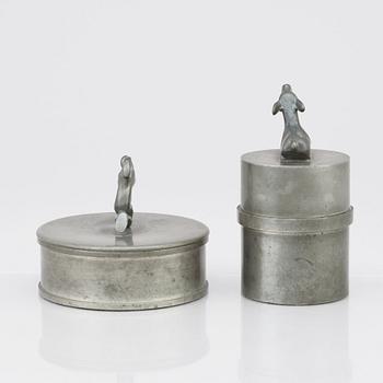 Firma Svenskt Tenn, Nils Fougstedt and Björn Trägårdh, two pewter boxes, Stockholm 1929 and 1932.