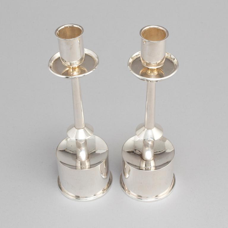 CLAËS E. GIERTTA, ljusstakar, ett par, sterlingsilver, Stockholm 1965.