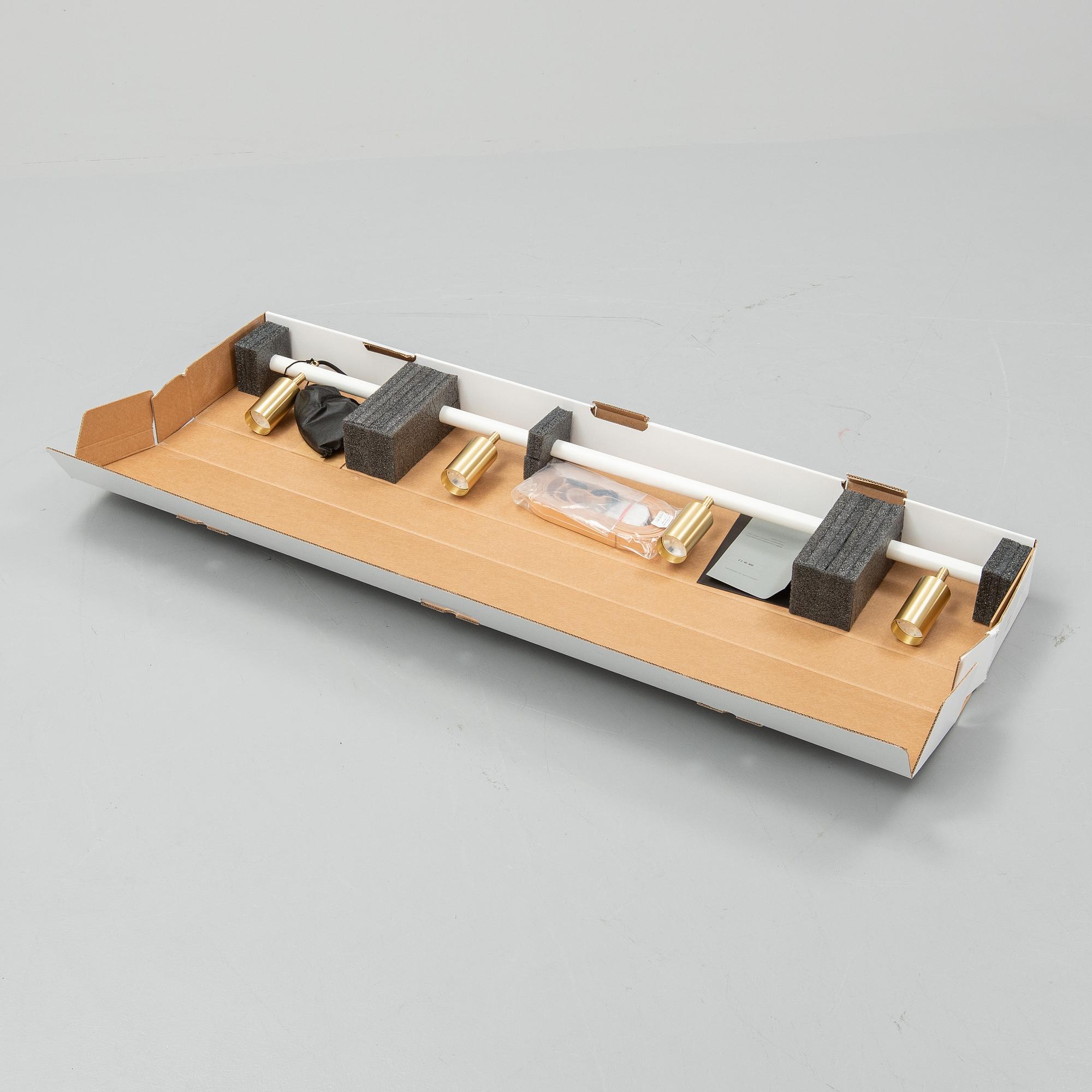TAKLAMPA, design by Niclas Hoflin, för RUBN, "Long John 4", med originalförpackning.