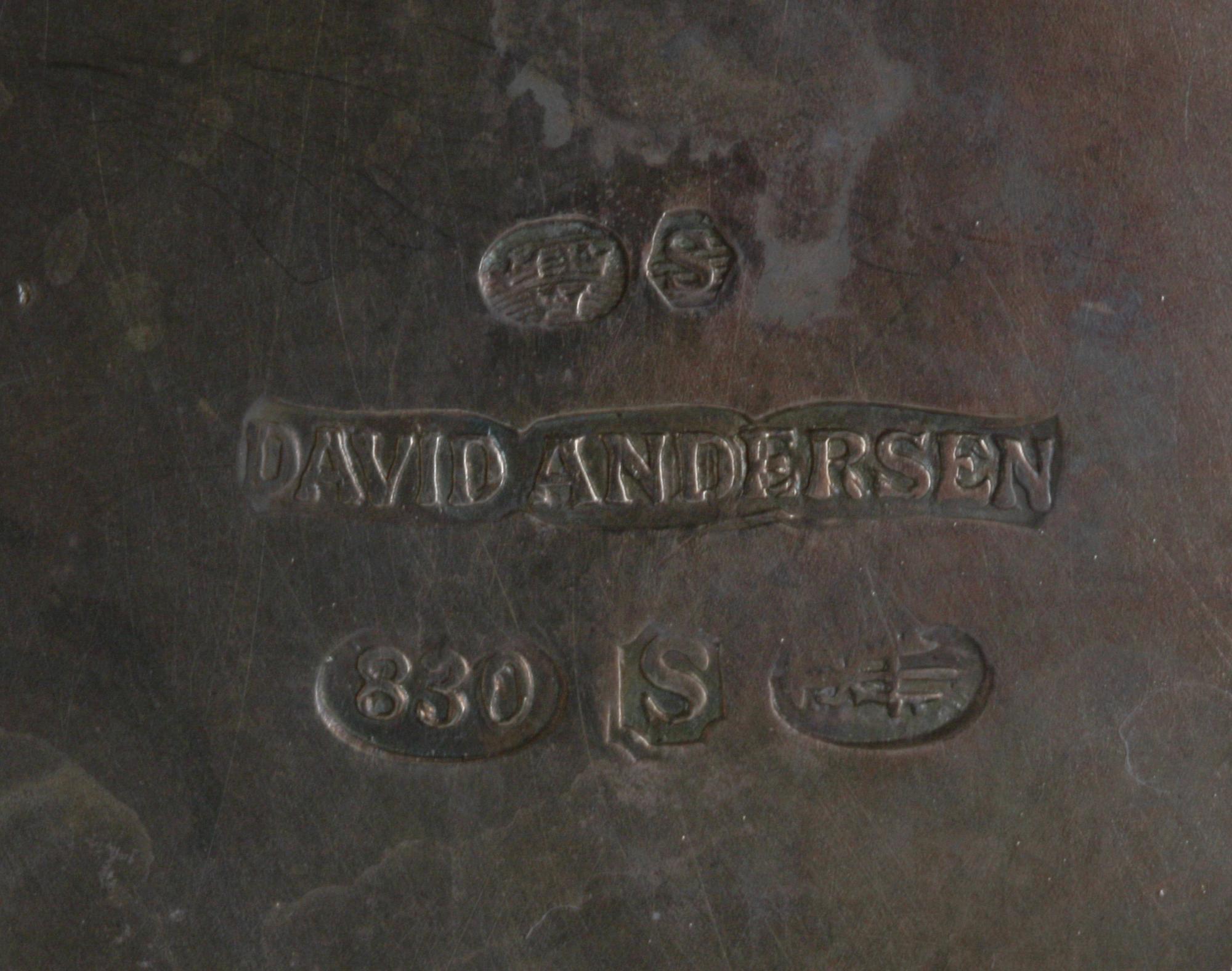 KANNOR, ett par, nysilver.
Proveniens: Git Gay.