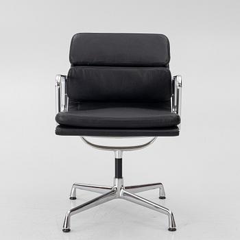 Charles & Ray Eames, Chair, “Soft Pad Alu Chair”, model EA208, Vitra.