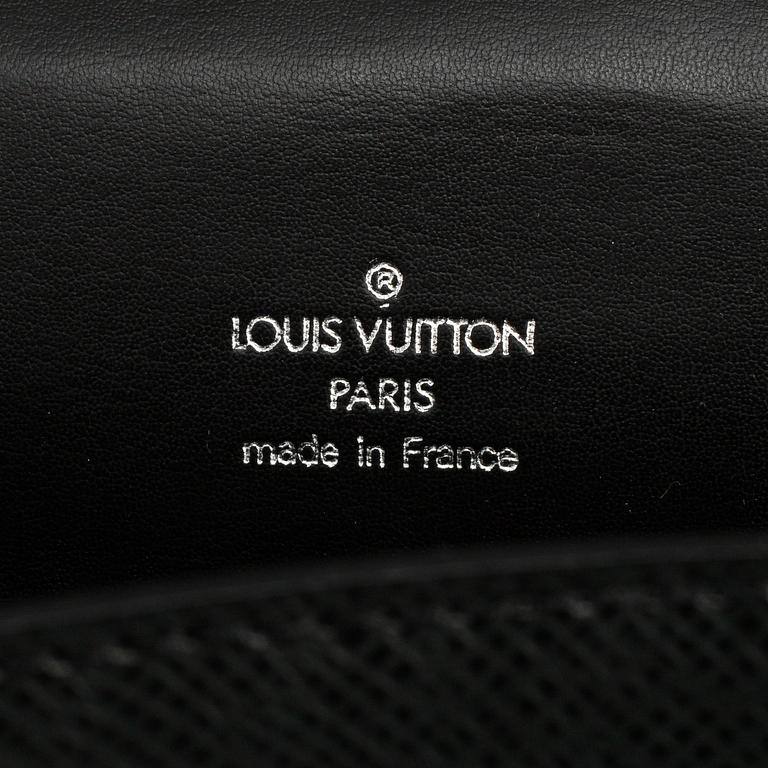 LOUIS VUITTON, a 'Serviette Kazan' briefcase.