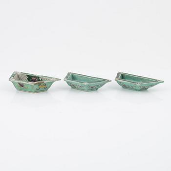 A set of three cabaret dishes, Qing dynasty, 18th  Century.