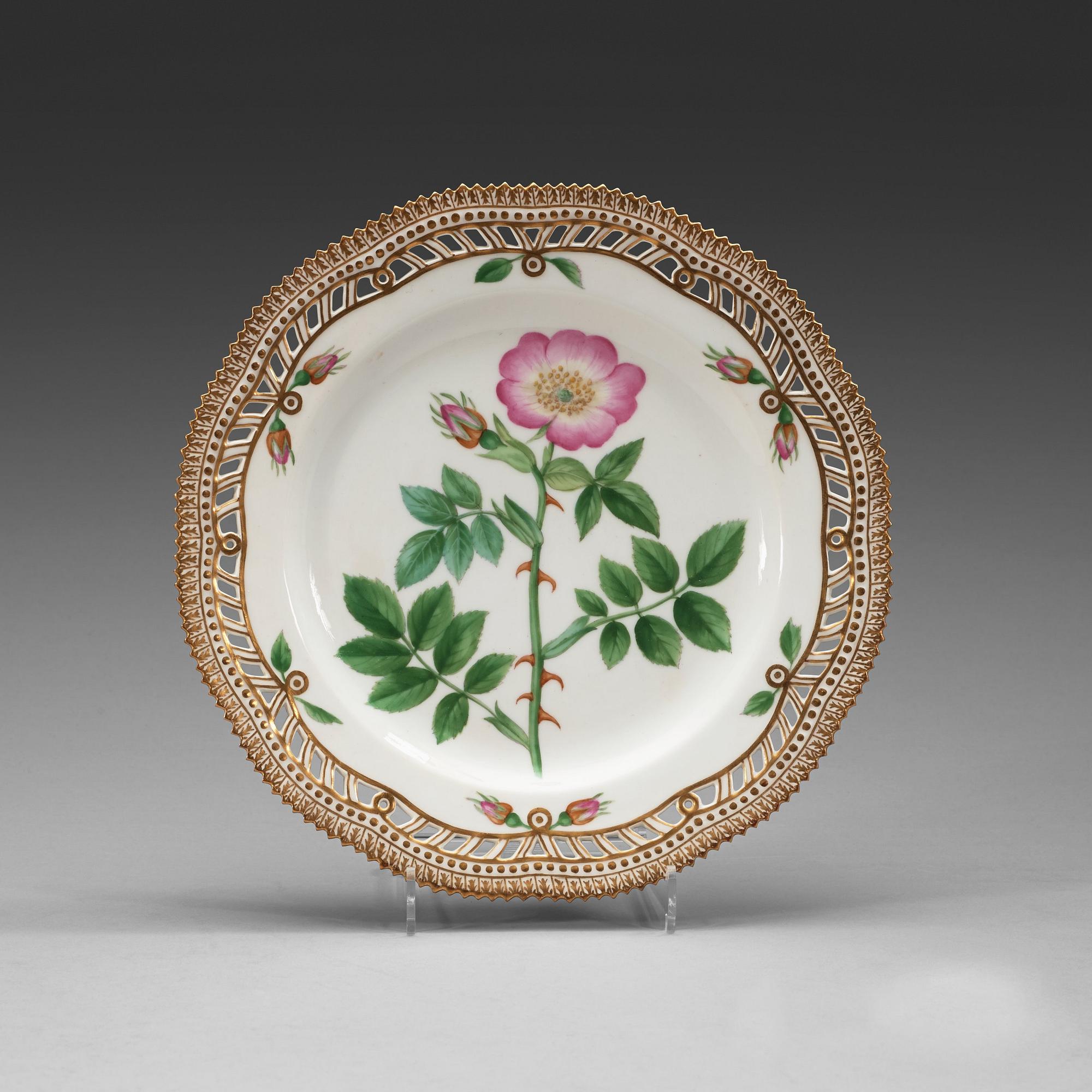 ASSIETTER, 12 stycken, porslin. "Flora Danica", Kunglig Dansk, 1900-tal.