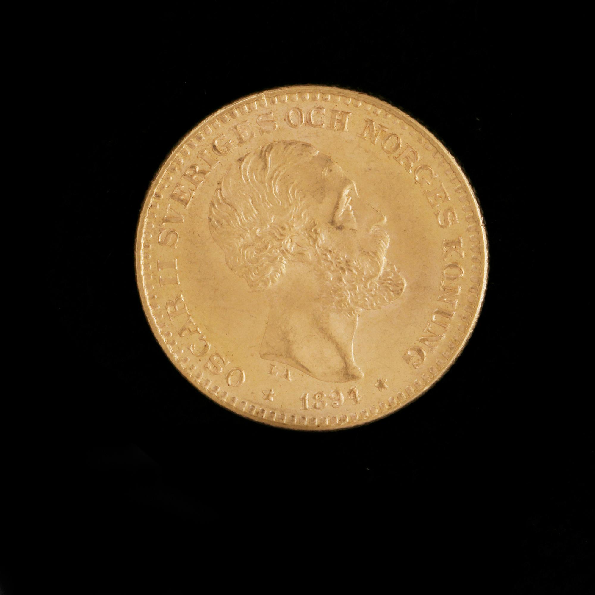 GULDMYNT, 10 kronor, Oscar II, 1894. Vikt ca 5 gram.