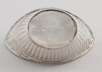 SKÅL, silver, Nederländerna, omkring år 1900. Vikt ca 79 gram.