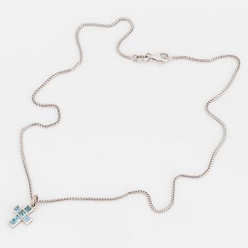 A NECKLACE, Theo Fennel, 18K white gold set with blue topazes.