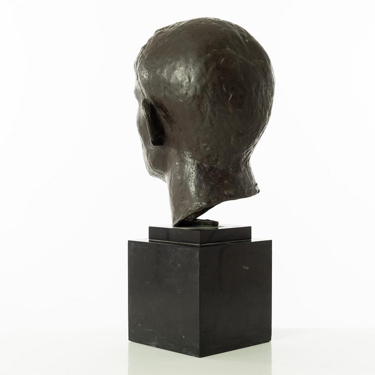 Gudmar Olovson, sculpture. Signed. Numbered. Foundry mark. Bronze, total height 44.5 cm, length 24 cm.