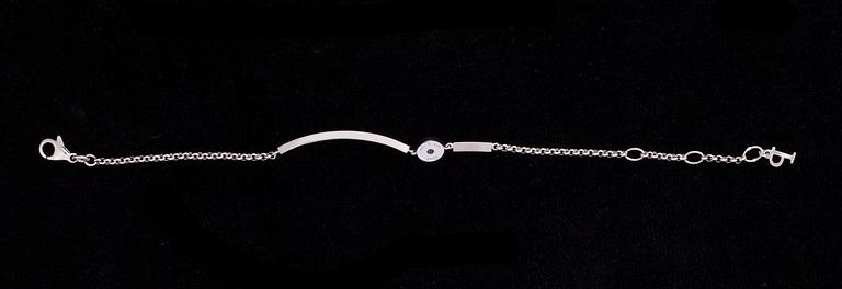 ARMBAND, 18K vitguld, diamanter. Piaget Possession, original etui. Vikt ca 6,1 g.