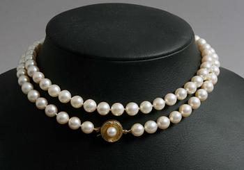 COLLIER, odlade pärlor m lås i förgyllt silver.