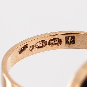 Ring, 14K guld, spektrolit och diamant.  Kaunis Koru, Helsingfors 1985.