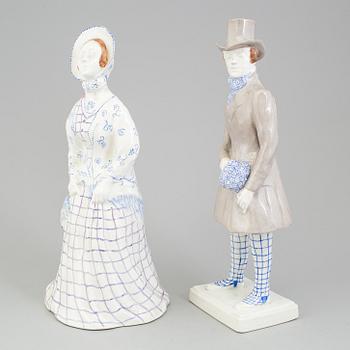 A pair of Alf Wallander 
earthenware figurines from the early 20th century.