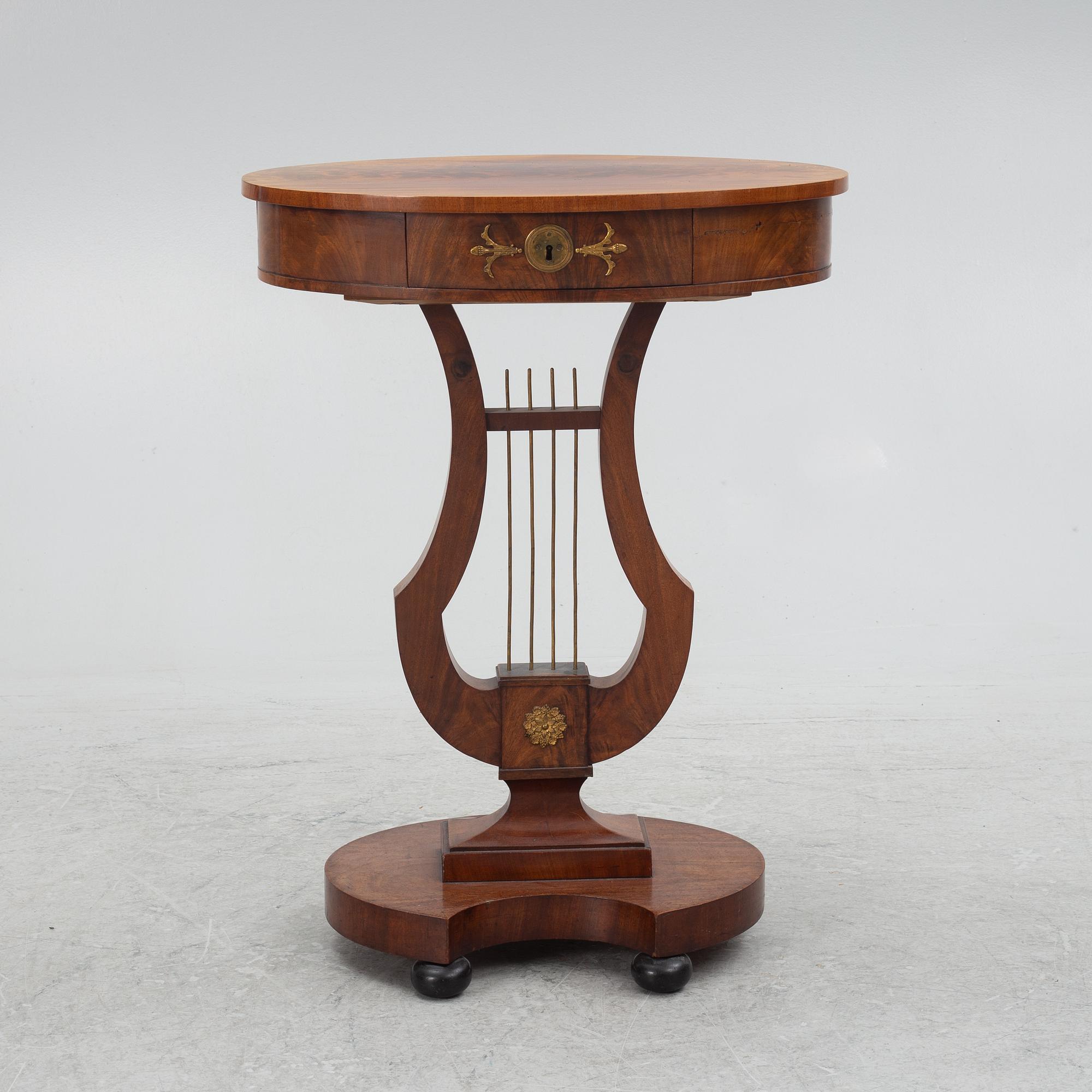 A sewing table, Karl Johan, first half of the 19th century.