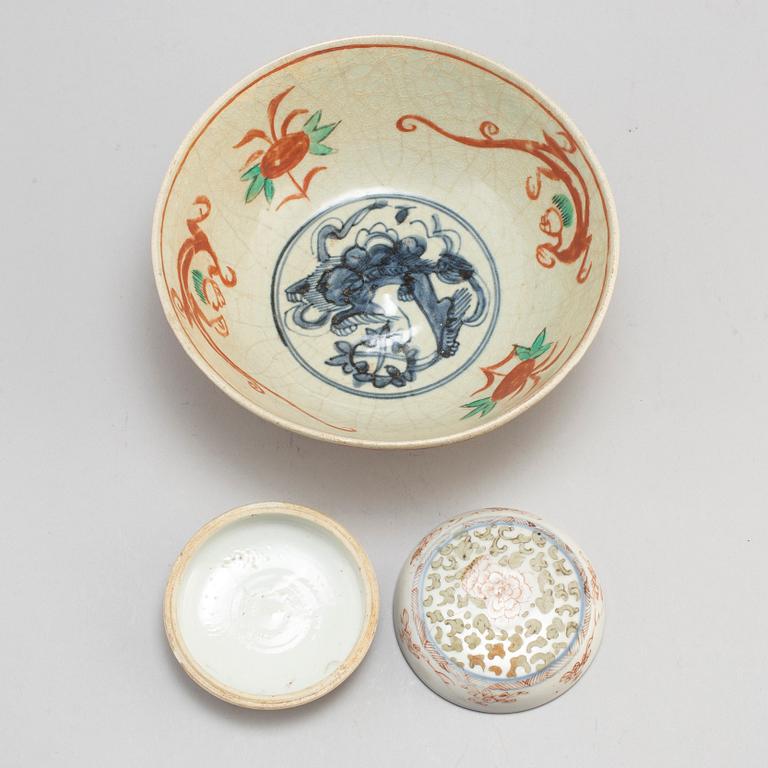 A ceramic bowl, and a jar with cover, Ming dynasty, 17th century.