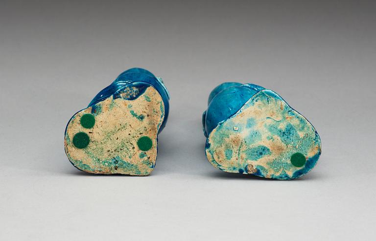 Two turquoise-glazed water sprinkler/vases, Qing dynasty, Kangxi (1662-1722).