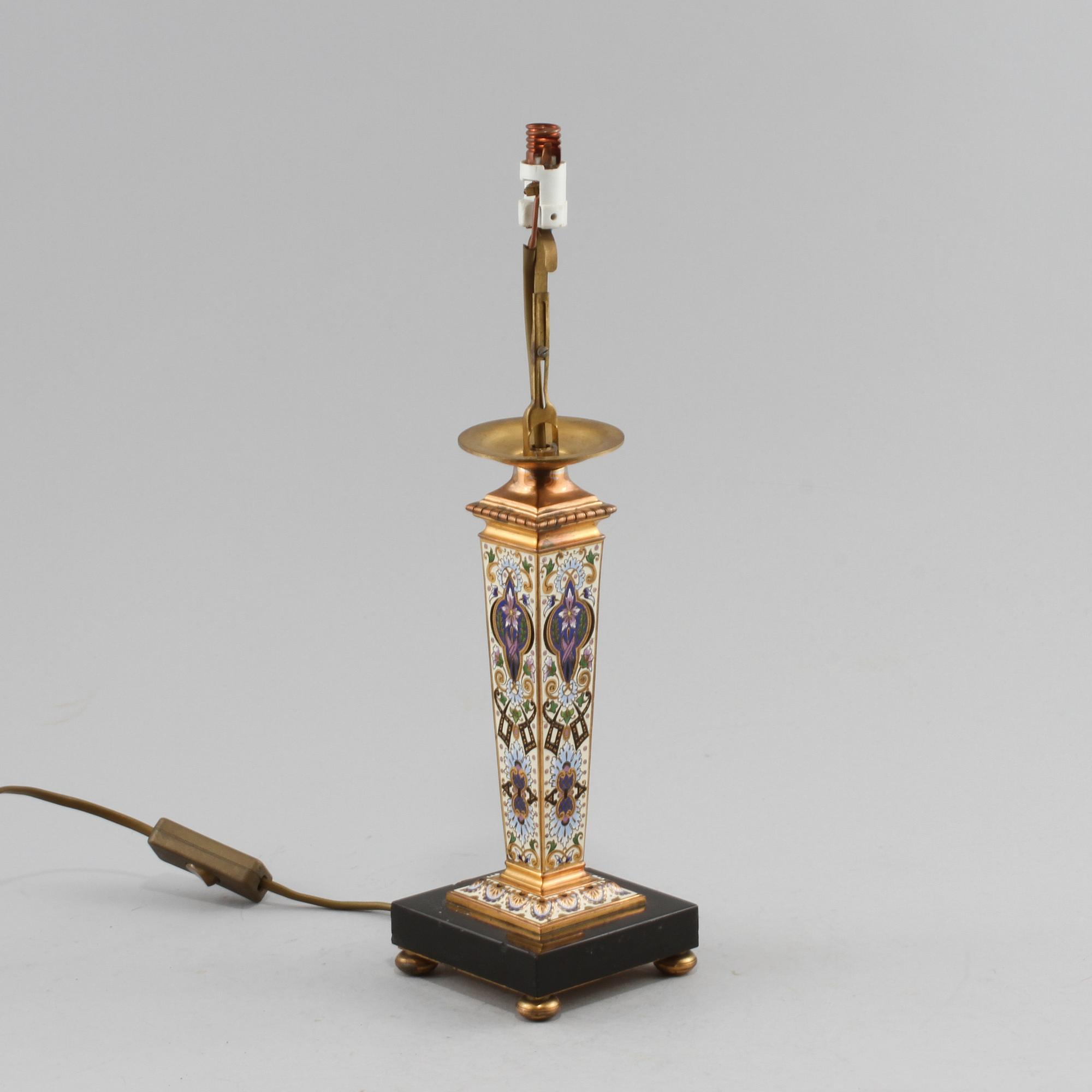 BORDSLAMPA, cloisonné, A. Stubbe, Berlin, Tyskland, omkring 1900-talets mitt.