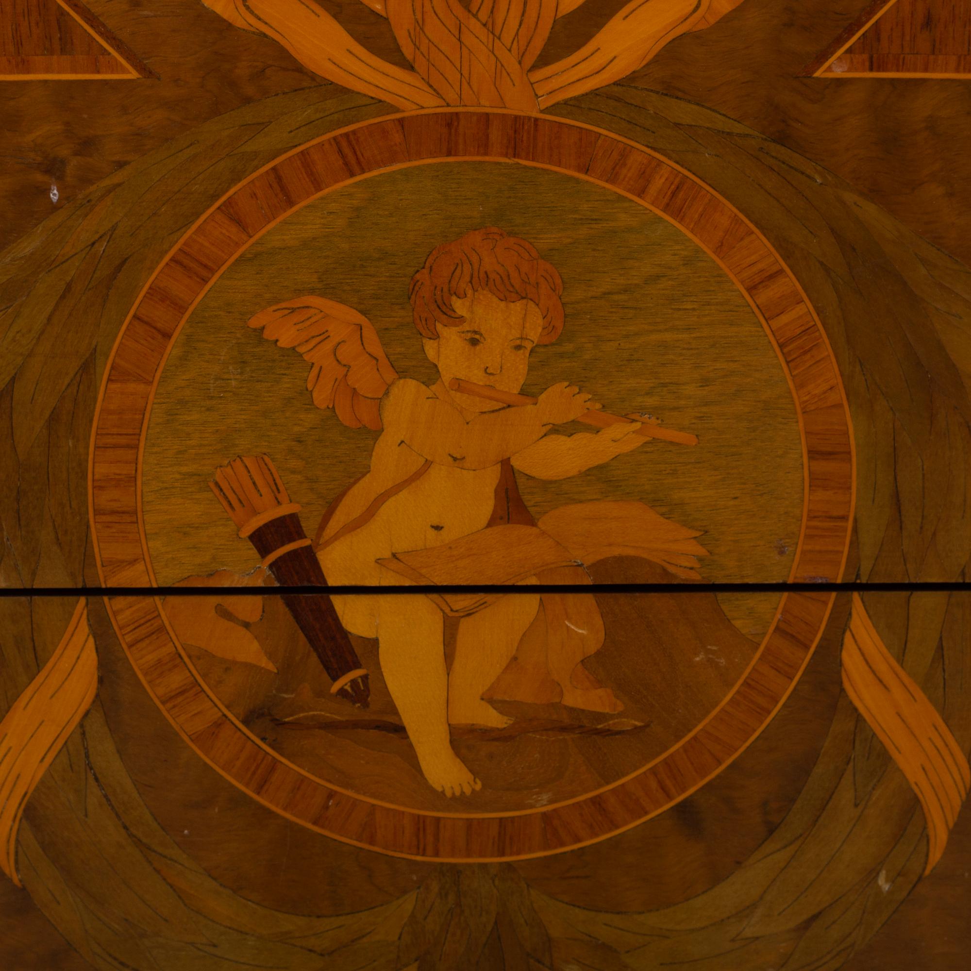 BYRÅ, gustaviansk stil, 1900-talets första kvartal.