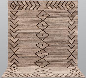A Kilim rug, Moroccan design, approx. 287 x 204 cm.