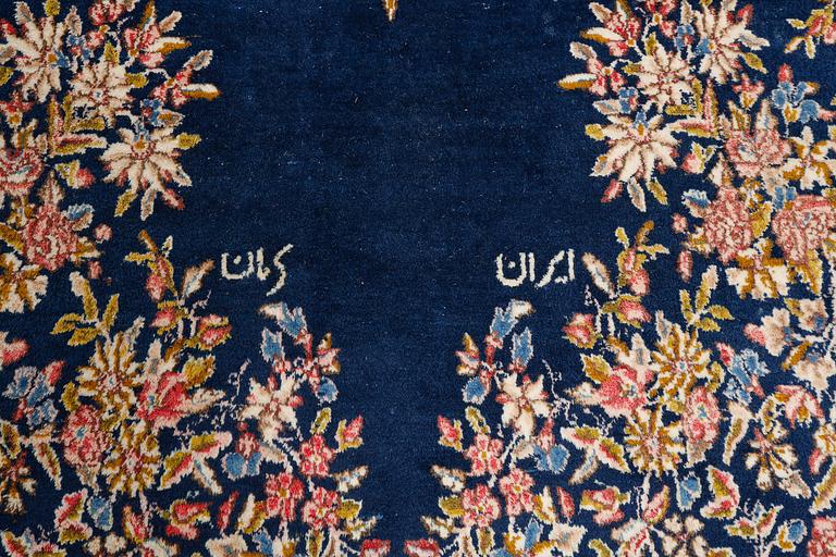 MATTA, Kirman, old, 305x180 cm, signerad.