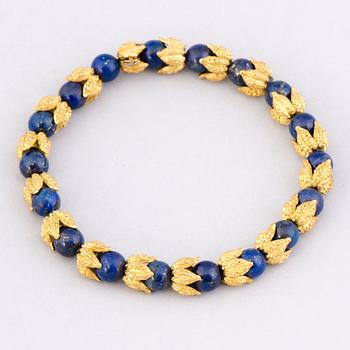 A BRACELET, lapis lazuli, 18K gold. France.