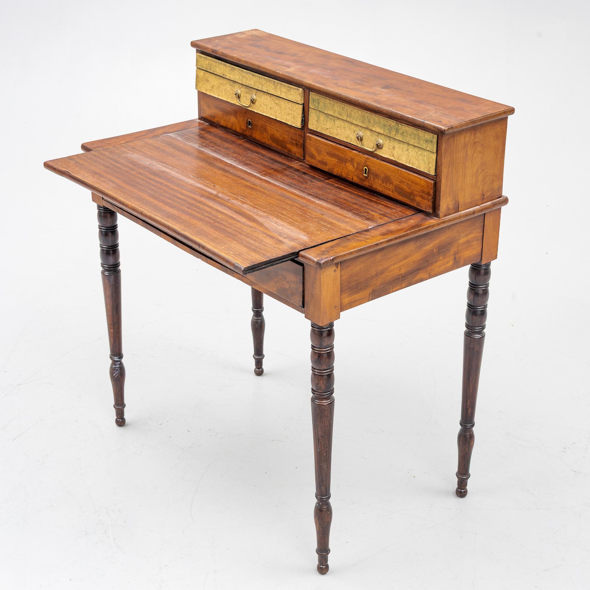 Ladies' writing desk. 19th century.