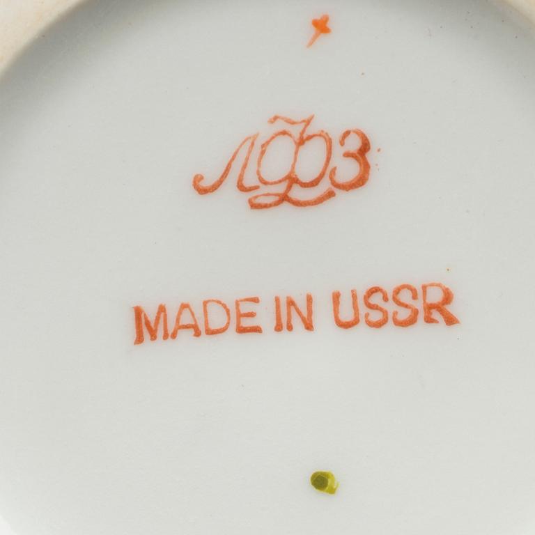 A SET OF FOUR PORCELAIN TEA CUPS FROM LOMONOSOV RUSSIA/USSR.