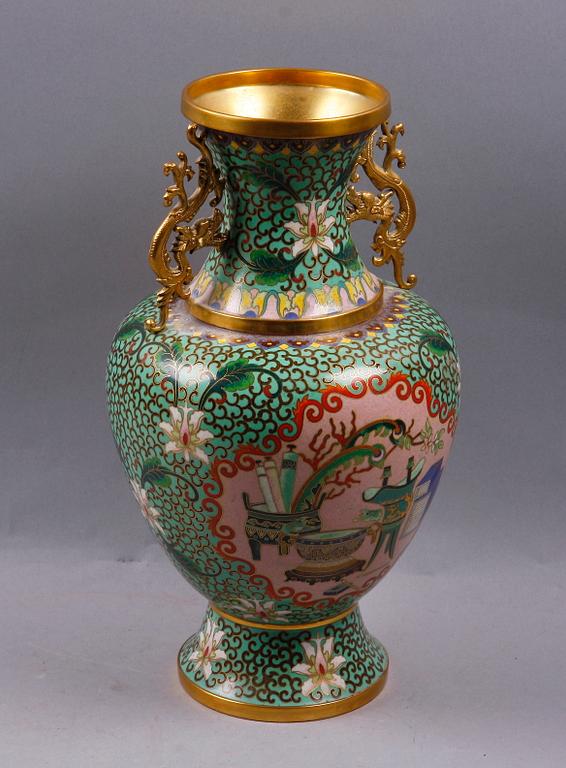 VAS, cloisonne, Kina, 1900-tal.