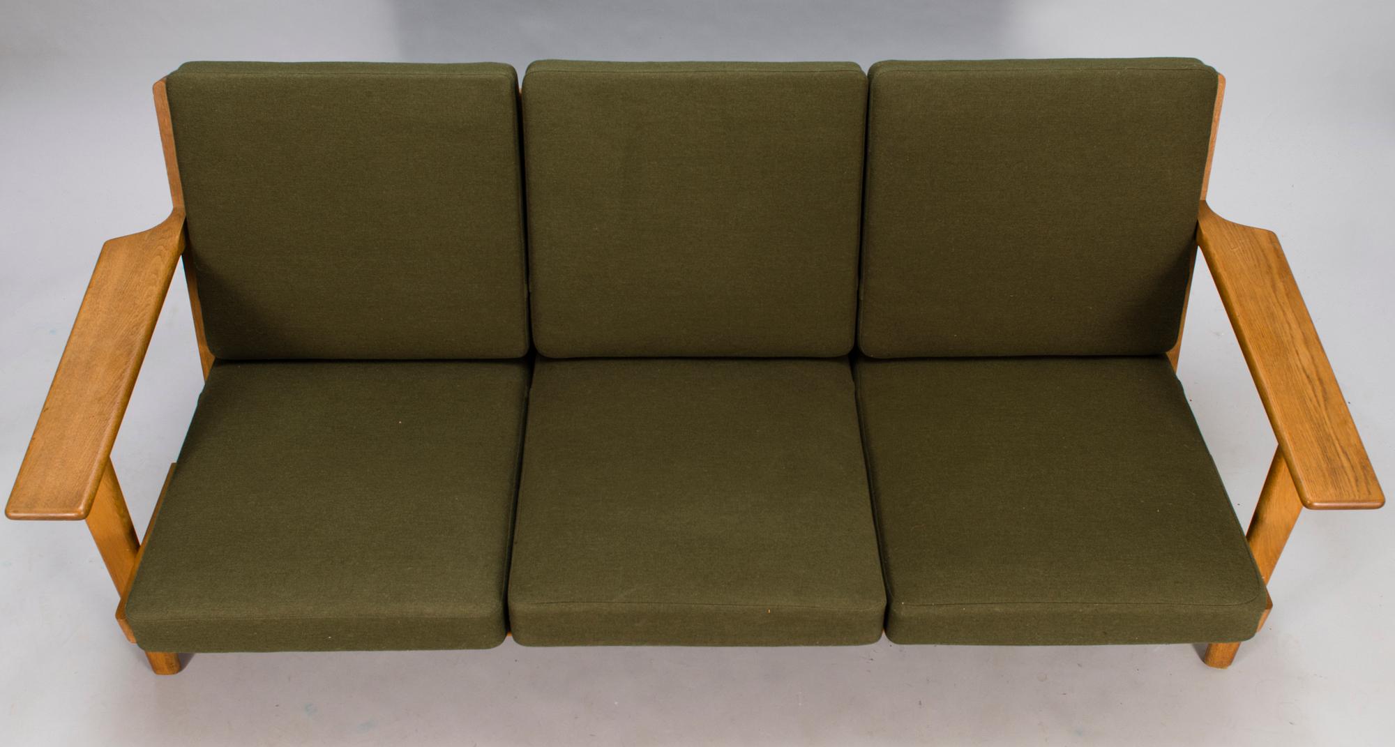 HANS J WEGNER Model GE-290 Sofa by Getama Gedsted, Denmark.