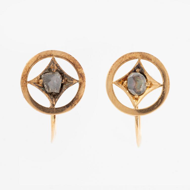 Earrings, a pair, 18K gold with rose-cut diamonds.