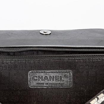 Chanel flap bag, väska, skor, scarf.