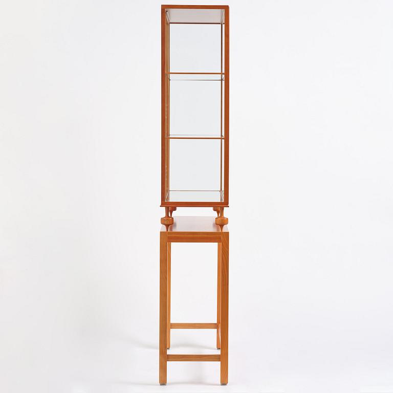 Josef Frank, a display cabinet model B 2077, Firma Svenskt Tenn, ca 2001.