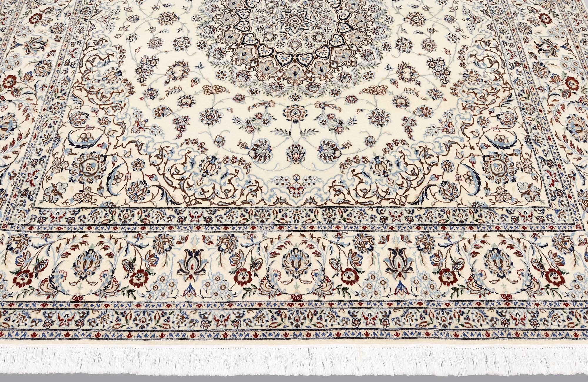 Rug, Nain, part silk, so-called 4 LAA, approx. 207 x 194 cm.