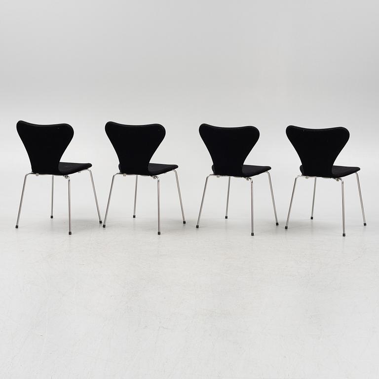 Arne Jacobsen, stolar, 4 st, "Sjuan", Fritz Hansen, 2000-tal.