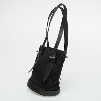 VÄSKA, "Satin Mini Bucket", Louis Vuitton.