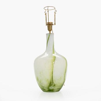 Tamara Aladin, bordslampa, "Korall", Riihimäen Lasi Oy, Orno. I produktion 1975-1976.