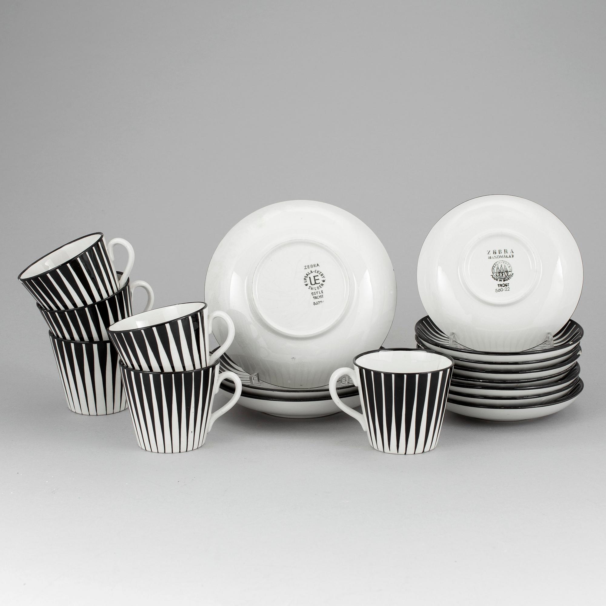 EUGEN TROST, "Zebra", Gefle, 6 kaffekoppar med fat, flintgods. I produktion 1955-1967.