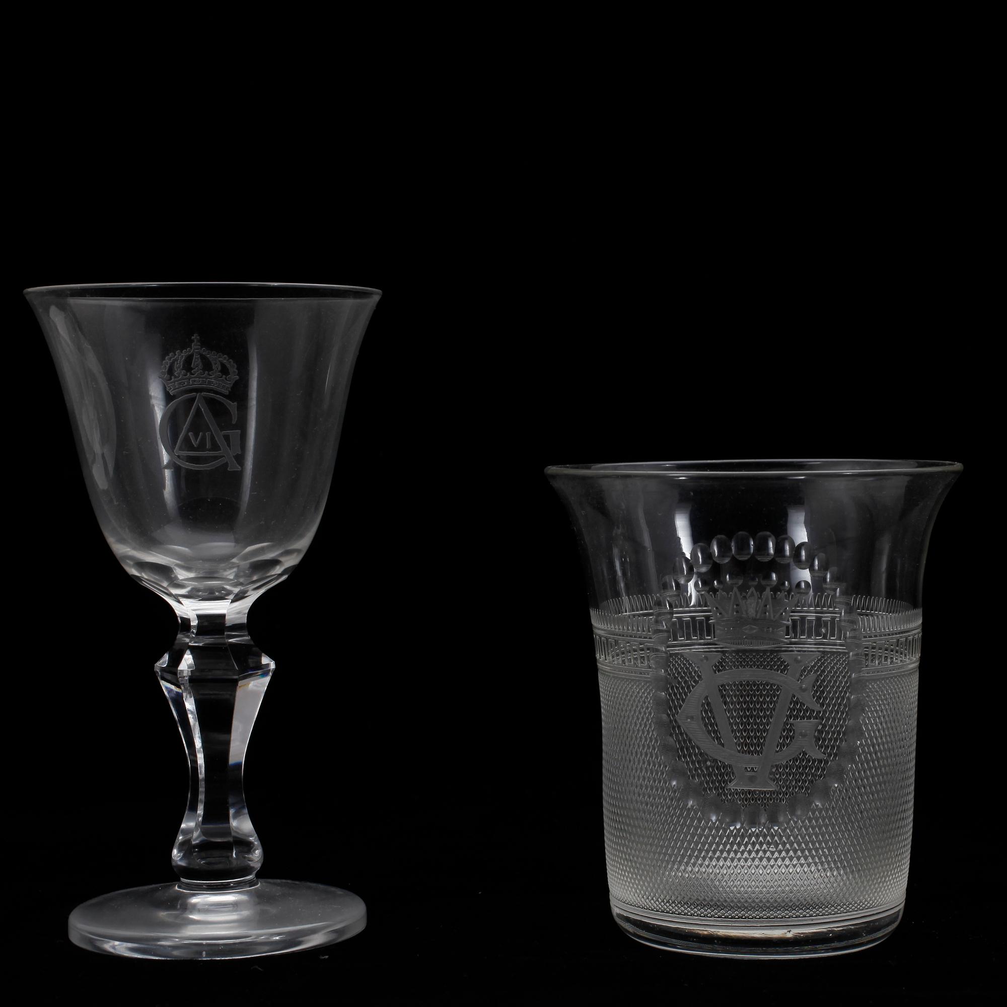 GLAS, 5 st, med kungliga monogram, bland annat Gustav V:s och Viktorias alliansmonogram, 1900-talets början.