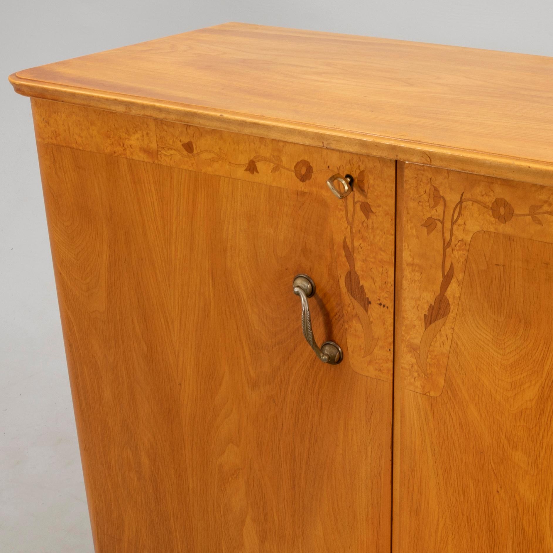Side table/cabinet A. Ahlström Osakeyhtiö, Warkaus 1940s Scandinavian Modern.