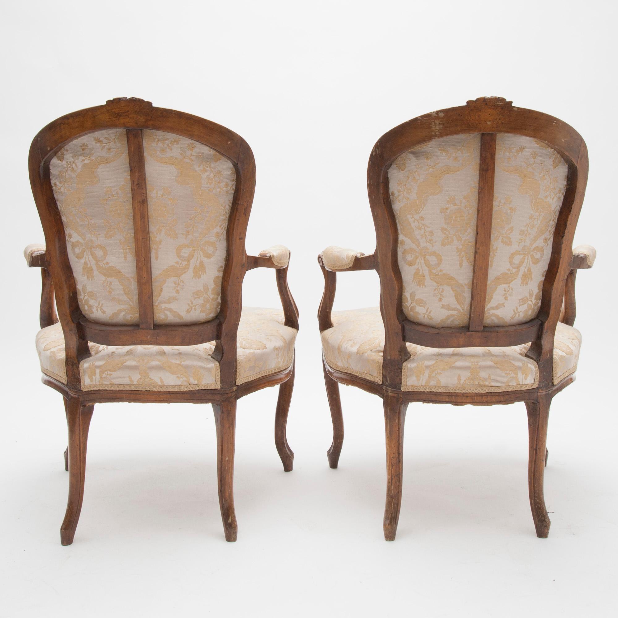 KARMSTOLAR, ett par, nyrokoko, 1800-tal.